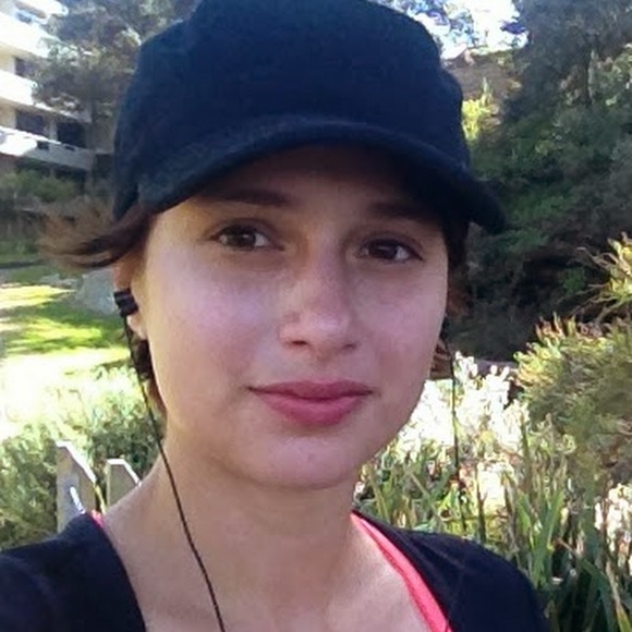 Meet your Posher, Emma - Picture 1 of 1